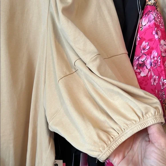 Gibson Latimer Tan Puff Sleeve Blouse - Picture 3 of 4